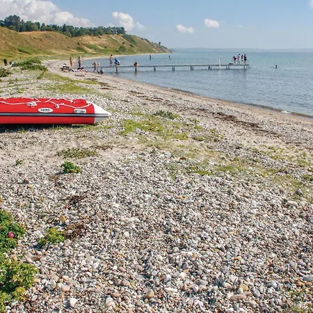Four-bedroom In Prázdninový dům Knebel