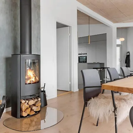 Beautiful In With House Sea View