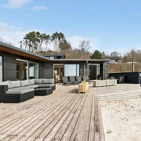 Four-bedroom In Prázdninový dům Knebel