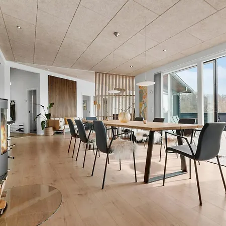 Four-bedroom In Knebel